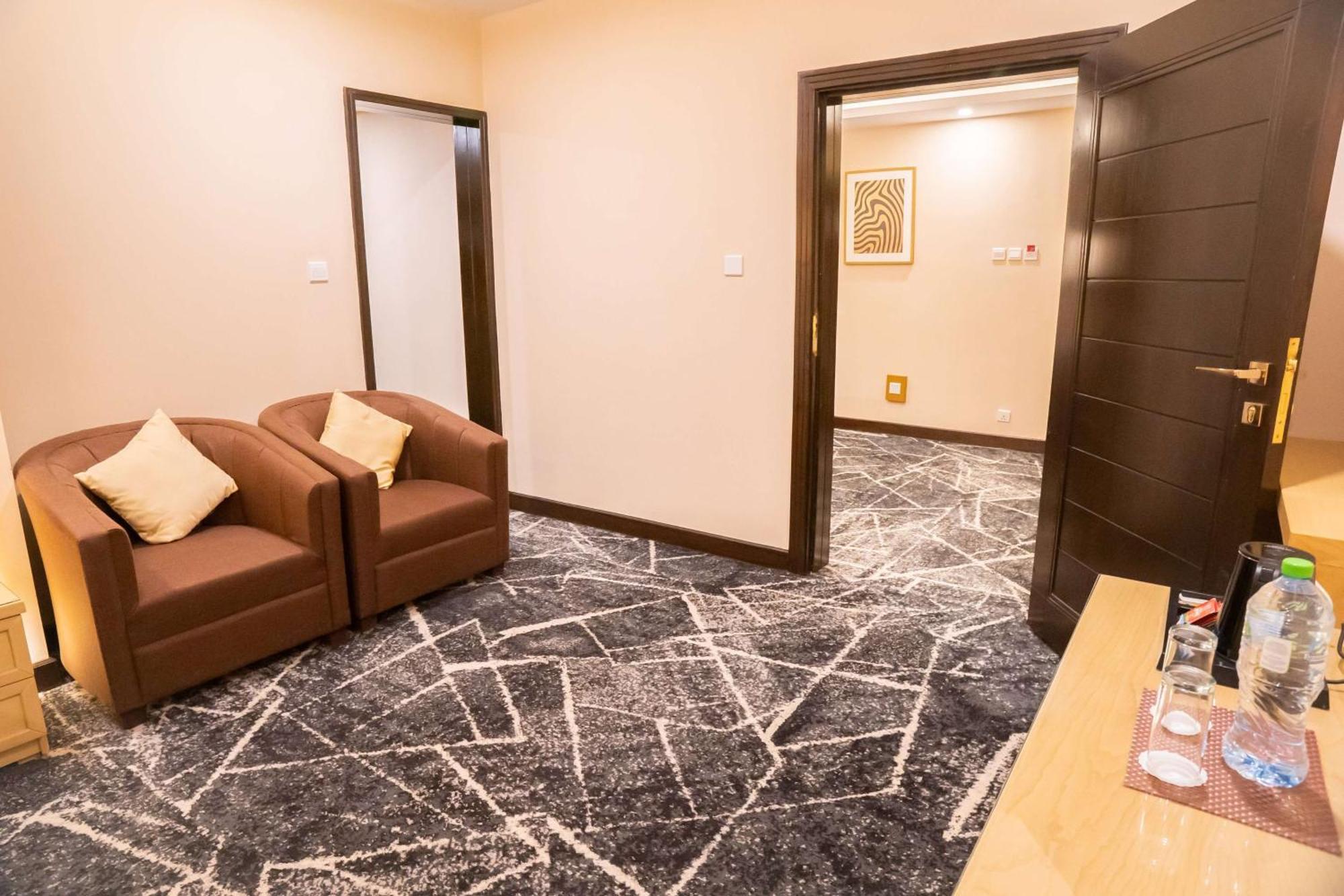 Ramada By Wyndham Murree Lower Topa Resort מראה חיצוני תמונה